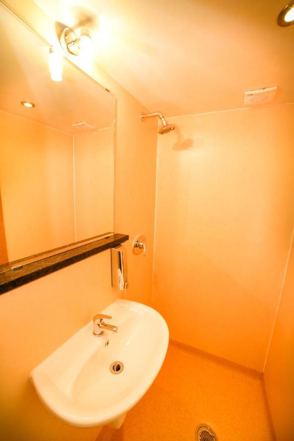 Luke Stays - Osborne Road Newcastle-upon-Tyne Extérieur photo
